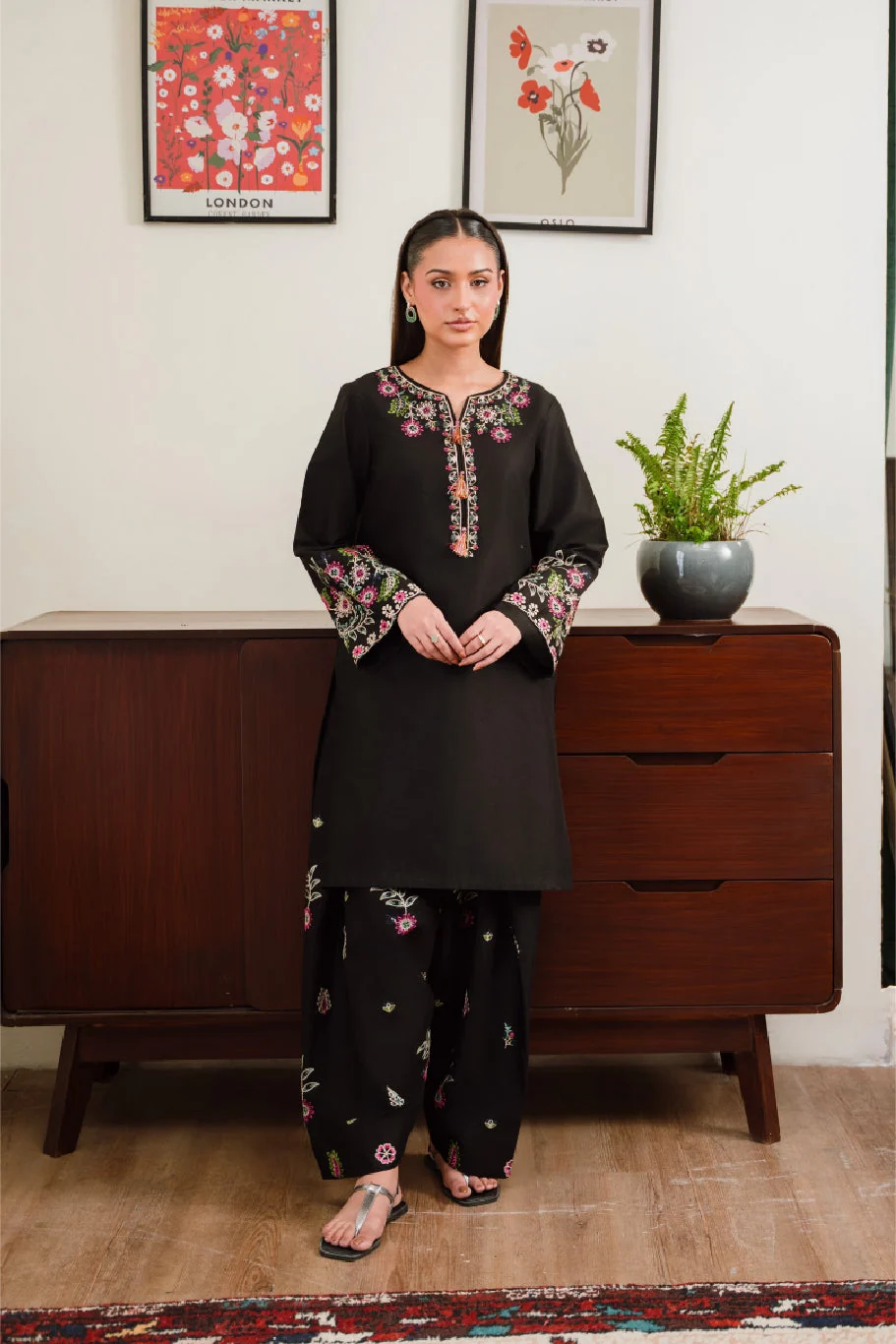 Fiora 2pc Stitched Embroidered – Solace 8016